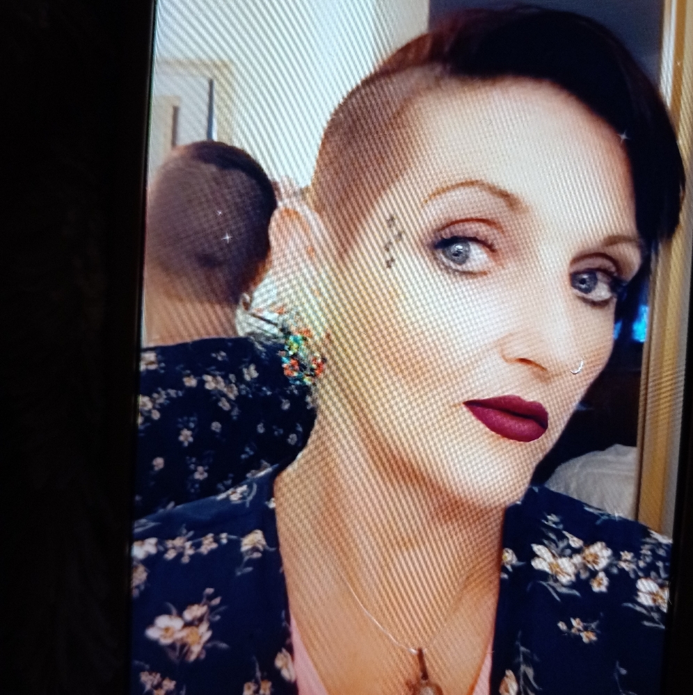 Meet your Posher, Sharon